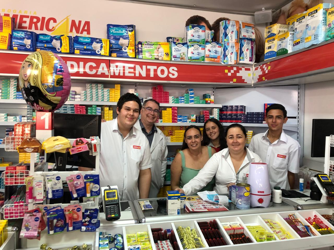 Prof. José Gustavo na Drogaria Americana